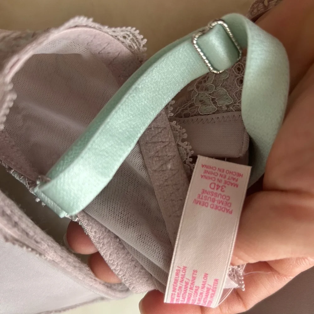 Victoria's Secret Pastel Lace Bra - Picture 5 of 5